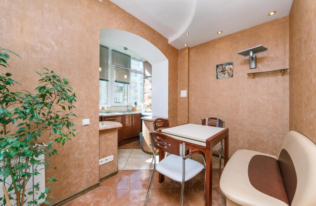 Apartment Househome Kyiv