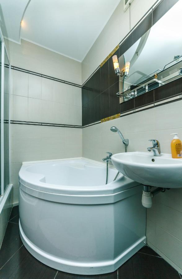 Apartment Househome Kyiv